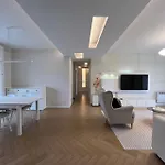Shanghai Jing\'An Temple Designer Boutique Large Four Rooms Apartment
